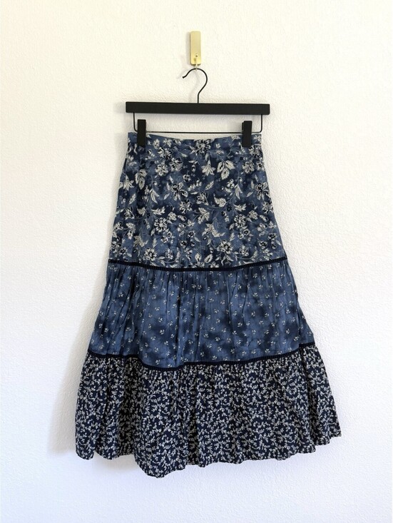GAP Dresses & Skirts - Gap Women’s Size XS Cottagecore Blue and White Floral Tiered Cotton Midi Skirt